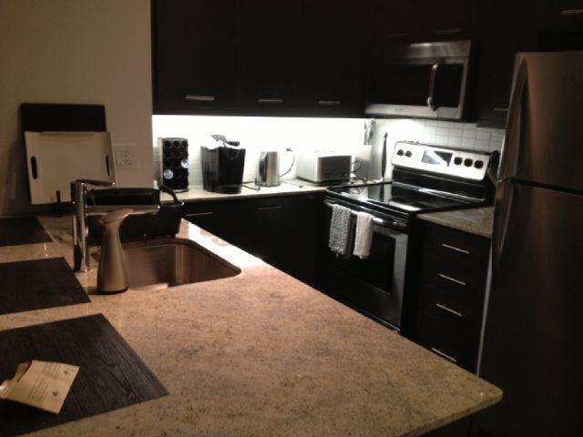 Square One Fully Furnished Suite 미시소거 외부 사진