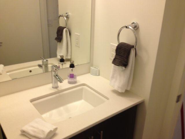 Square One Fully Furnished Suite 미시소거 외부 사진