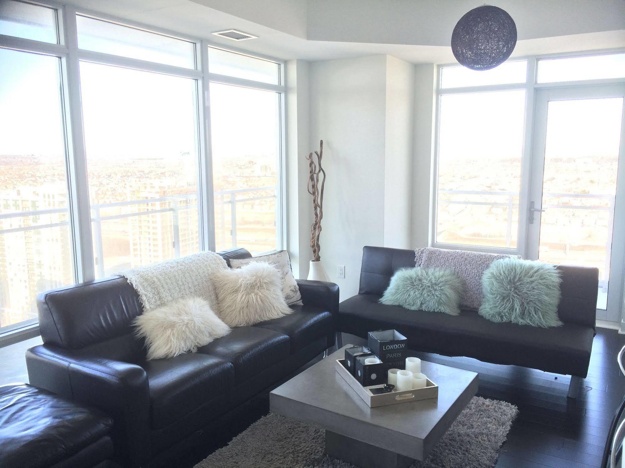 Square One Fully Furnished Suite 미시소거 외부 사진
